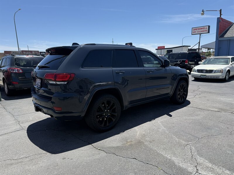 2018 Jeep Grand Cherokee Laredo - Photo 5 - Roy, UT 84067