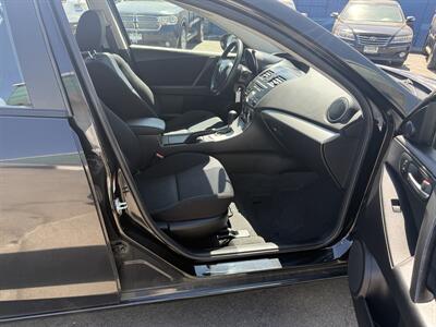 2011 Mazda Mazda3 i Touring   - Photo 11 - Roy, UT 84067