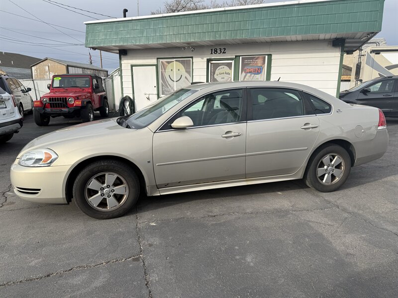 2009 Chevrolet Impala LT - Photo 4 - Roy, UT 84067