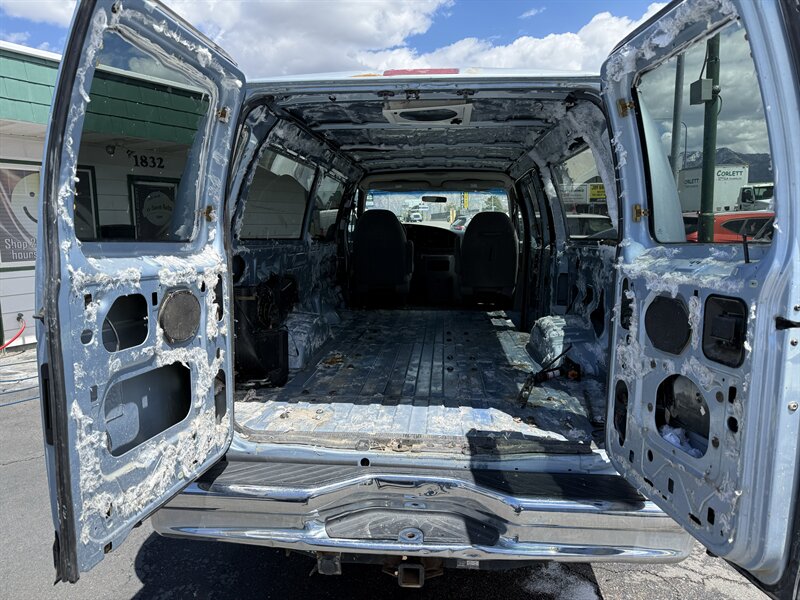 2000 Ford E-350 XLT SD - Photo 6 - Roy, UT 84067