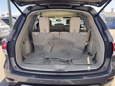 2013 Nissan Pathfinder SL   - Photo 9 - Roy, UT 84067