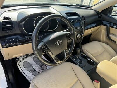 2011 Kia Sorento LX   - Photo 13 - Roy, UT 84067