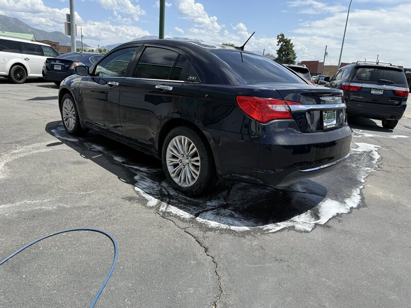 2012 Chrysler 200 Limited - Photo 4 - Roy, UT 84067
