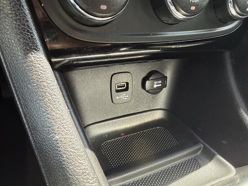 2012 Chrysler 200 Limited - Photo 23 - Roy, UT 84067