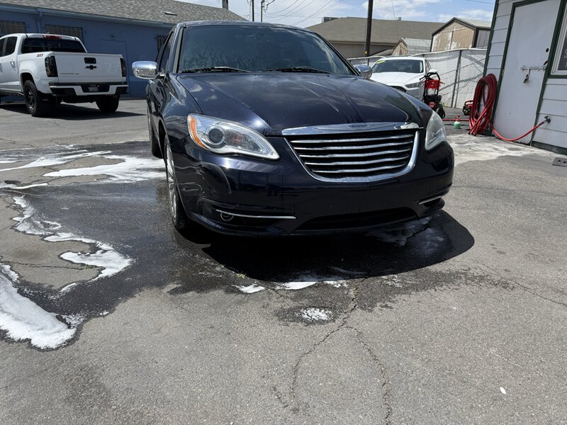 2012 Chrysler 200 Limited's photo