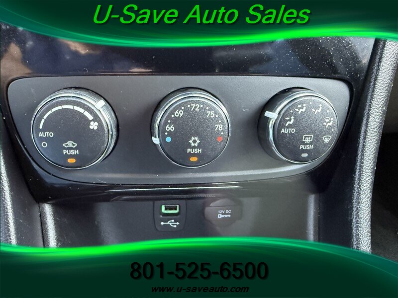 2012 Chrysler 200 Limited - Photo 27 - Roy, UT 84067