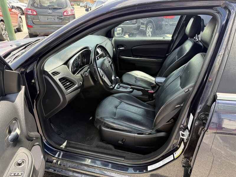2012 Chrysler 200 Limited - Photo 10 - Roy, UT 84067