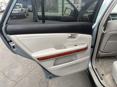 2004 Lexus RX 330   - Photo 11 - Roy, UT 84067