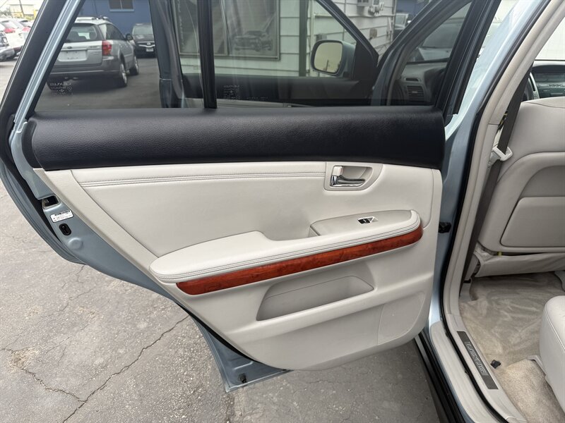 2004 Lexus RX 330   - Photo 11 - Roy, UT 84067