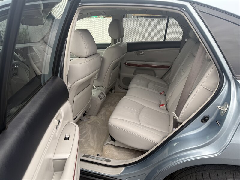 2004 Lexus RX 330   - Photo 10 - Roy, UT 84067
