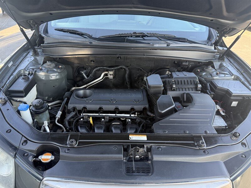 2012 Hyundai SANTA FE GLS - Photo 8 - Roy, UT 84067