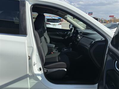 2018 Nissan Rogue SV   - Photo 8 - Roy, UT 84067