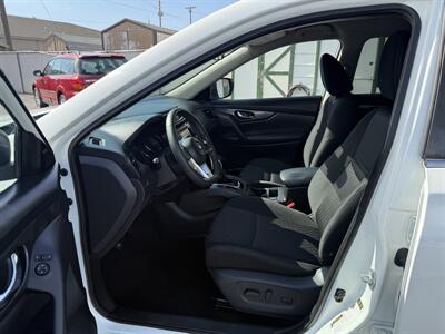 2018 Nissan Rogue SV   - Photo 10 - Roy, UT 84067