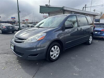 2008 Toyota Sienna CE 7-Passenger  