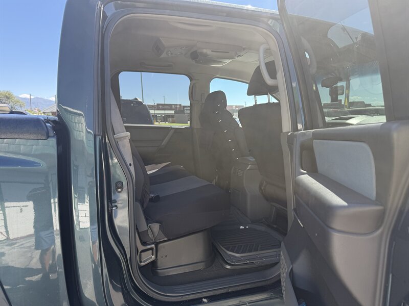 2005 Nissan Titan SE - Photo 8 - Roy, UT 84067
