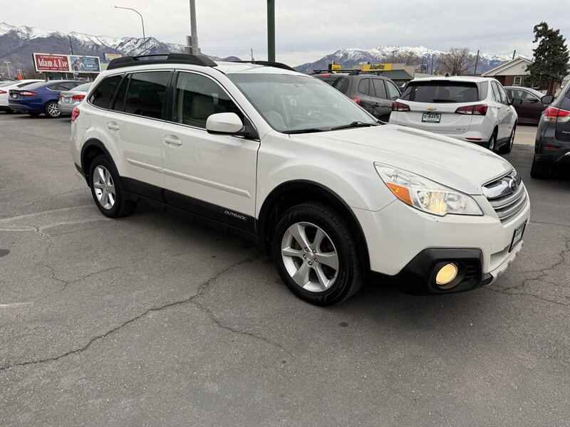 2014 Subaru Outback 2.5i Limited's photo