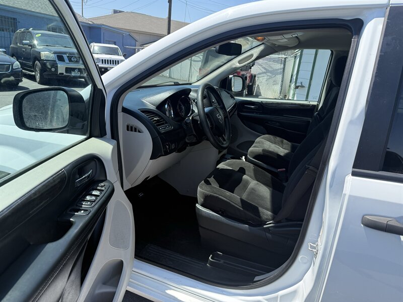 2019 Dodge Grand Caravan SE - Photo 9 - Roy, UT 84067