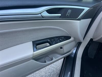 2019 Ford Fusion Hybrid SE   - Photo 16 - San Carlos, CA 94070