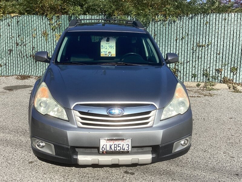 2010 Subaru Outback Limited photo 2
