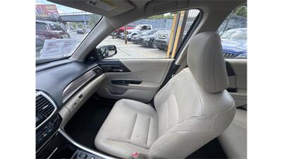 2017 Honda Accord Hybrid EX-L   - Photo 13 - Elmhurst, NY 11373