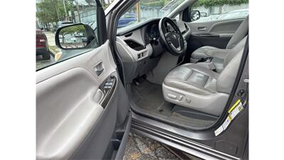 2017 Toyota Sienna XLE 7-Passenger - Photo 10 - Elmhurst, NY 11373