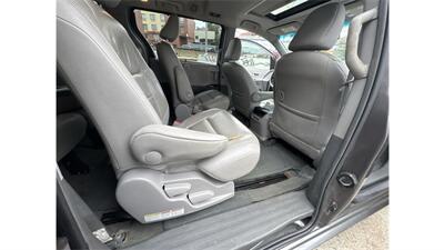 2017 Toyota Sienna XLE 7-Passenger - Photo 25 - Elmhurst, NY 11373
