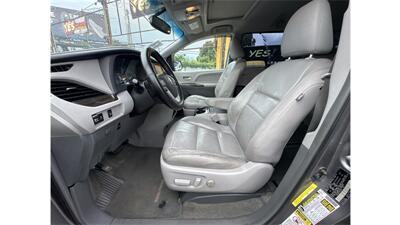 2017 Toyota Sienna XLE 7-Passenger - Photo 11 - Elmhurst, NY 11373