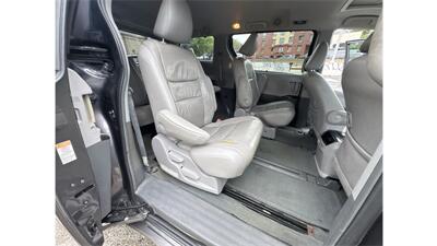 2017 Toyota Sienna XLE 7-Passenger - Photo 24 - Elmhurst, NY 11373