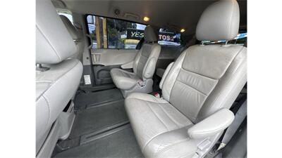 2017 Toyota Sienna XLE 7-Passenger - Photo 20 - Elmhurst, NY 11373