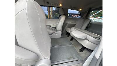 2017 Toyota Sienna XLE 7-Passenger - Photo 21 - Elmhurst, NY 11373