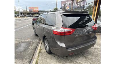2017 Toyota Sienna XLE 7-Passenger - Photo 5 - Elmhurst, NY 11373