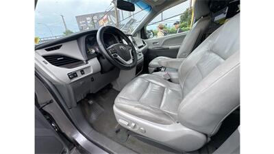 2017 Toyota Sienna XLE 7-Passenger - Photo 13 - Elmhurst, NY 11373