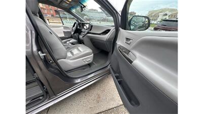 2017 Toyota Sienna XLE 7-Passenger - Photo 27 - Elmhurst, NY 11373