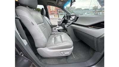 2017 Toyota Sienna XLE 7-Passenger - Photo 28 - Elmhurst, NY 11373