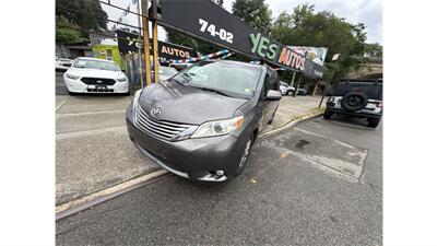 2017 Toyota Sienna XLE 7-Passenger - Photo 3 - Elmhurst, NY 11373