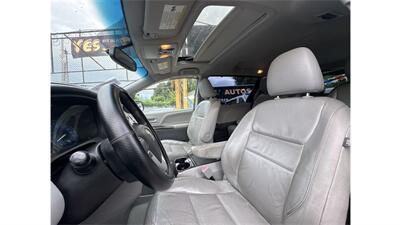 2017 Toyota Sienna XLE 7-Passenger - Photo 12 - Elmhurst, NY 11373
