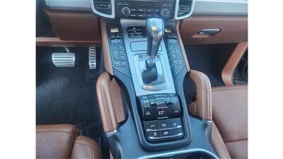 2018 Porsche Cayenne Turbo   - Photo 28 - Elmhurst, NY 11373