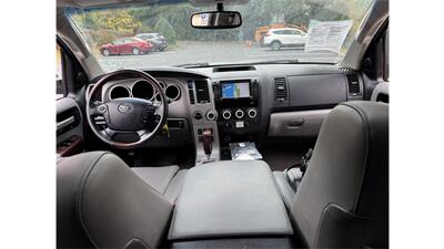 2011 Toyota Sequoia Platinum   - Photo 6 - Elmhurst, NY 11373