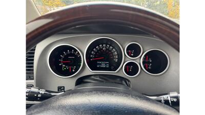 2011 Toyota Sequoia Platinum   - Photo 14 - Elmhurst, NY 11373