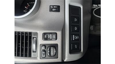 2011 Toyota Sequoia Platinum   - Photo 15 - Elmhurst, NY 11373