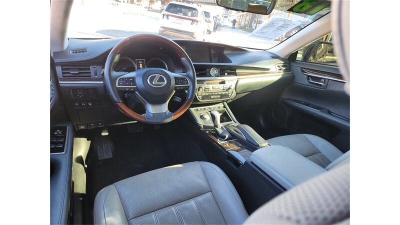2018 Lexus ES 350 photo 4