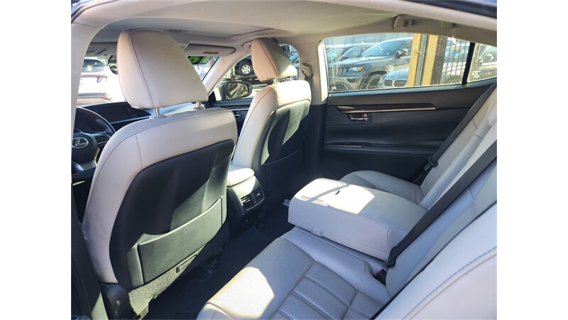 2018 Lexus ES 350 photo 3