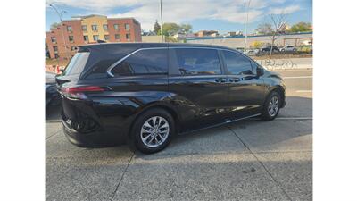 2022 Toyota Sienna XLE 7-Passenger AWD   - Photo 4 - Elmhurst, NY 11373