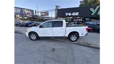 2006 Nissan Titan XE 4dr Crew Cab - Photo 4 - Elmhurst, NY 11373