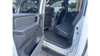 2006 Nissan Titan XE 4dr Crew Cab - Photo 13 - Elmhurst, NY 11373