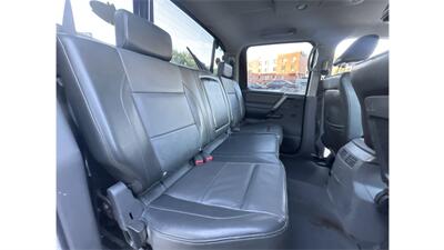 2006 Nissan Titan XE 4dr Crew Cab - Photo 22 - Elmhurst, NY 11373