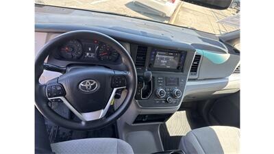 2017 Toyota Sienna LE 7-Passenger Awd - Photo 15 - Elmhurst, NY 11373