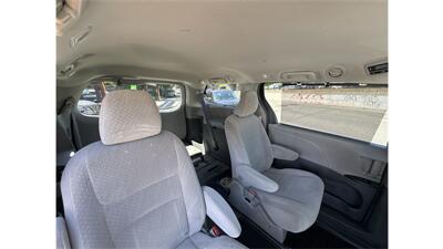2017 Toyota Sienna LE 7-Passenger Awd - Photo 24 - Elmhurst, NY 11373