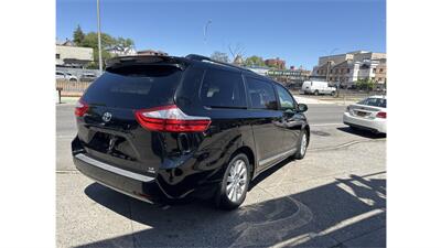 2017 Toyota Sienna LE 7-Passenger Awd - Photo 8 - Elmhurst, NY 11373
