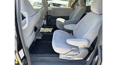 2017 Toyota Sienna LE 7-Passenger Awd - Photo 18 - Elmhurst, NY 11373